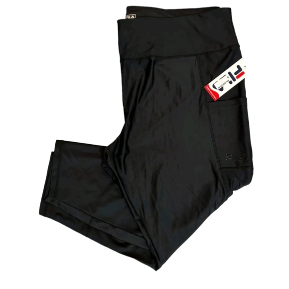 Fila Walk This Way Black Cropped Plus Size Leggings with Two Size Pockets, 4X - Picture 9 of 10